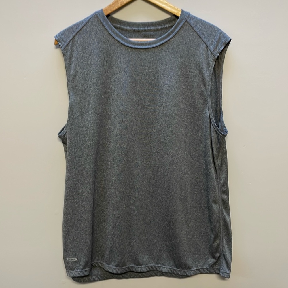 NWOT Starter Men’s athletic muscle T-shirt size large